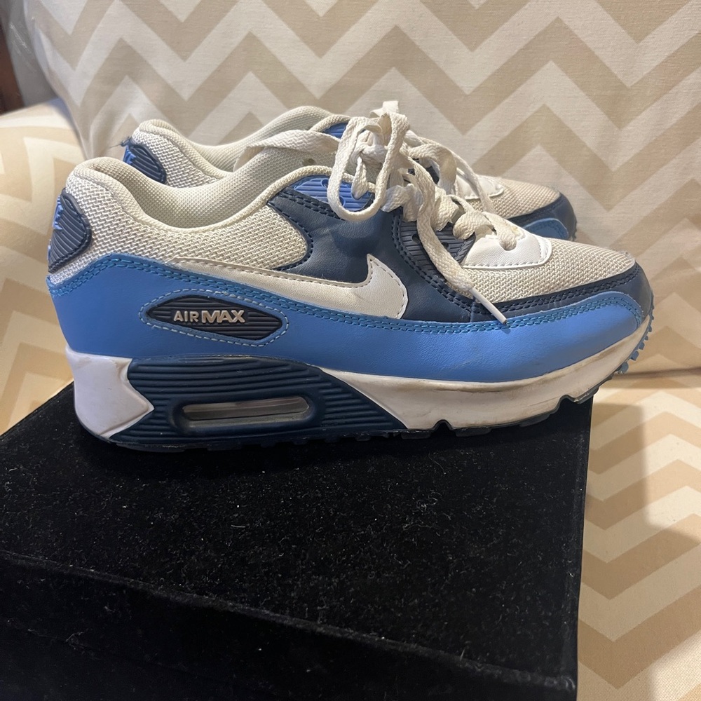 Nike Air Max Blue and White Athletic Shoes - Picture 4 of 6